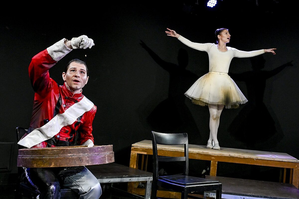 Der Zinnsoldat und die Papiertänzerin